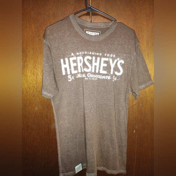 Tee Shirt🎈 - Picture 1 of 1